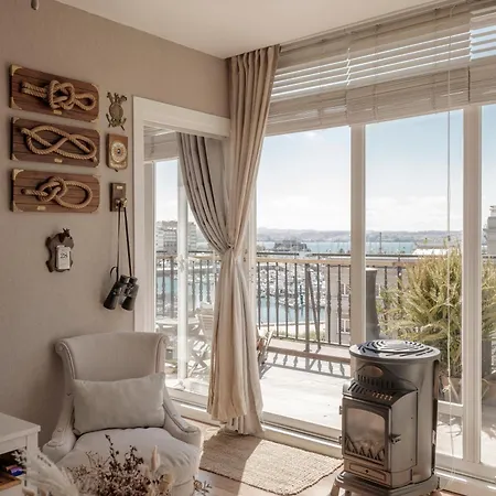 Real 21, Atico Con Terraza En La Marina *
